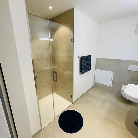 , Free Parking Lägenhet Locarno